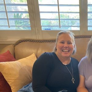 Meet your Posher, Julie